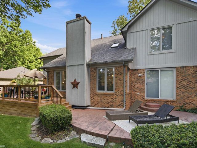 18036 N Lauren Drive, Clinton Twp, MI 48038