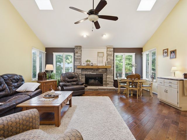18036 N Lauren Drive, Clinton Twp, MI 48038