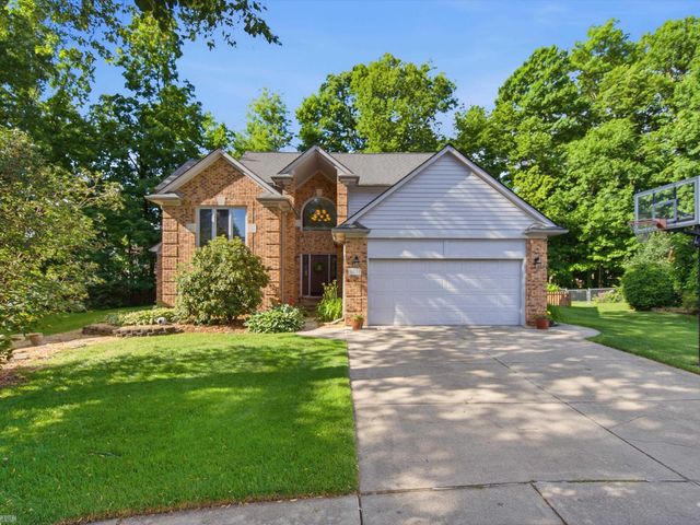 18036 N Lauren Drive, Clinton Twp, MI 48038