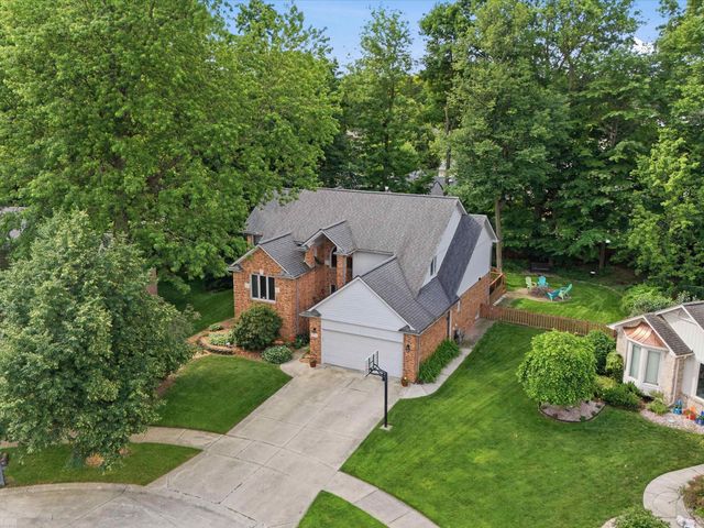 18036 N Lauren Drive, Clinton Twp, MI 48038