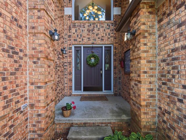 18036 N Lauren Drive, Clinton Twp, MI 48038