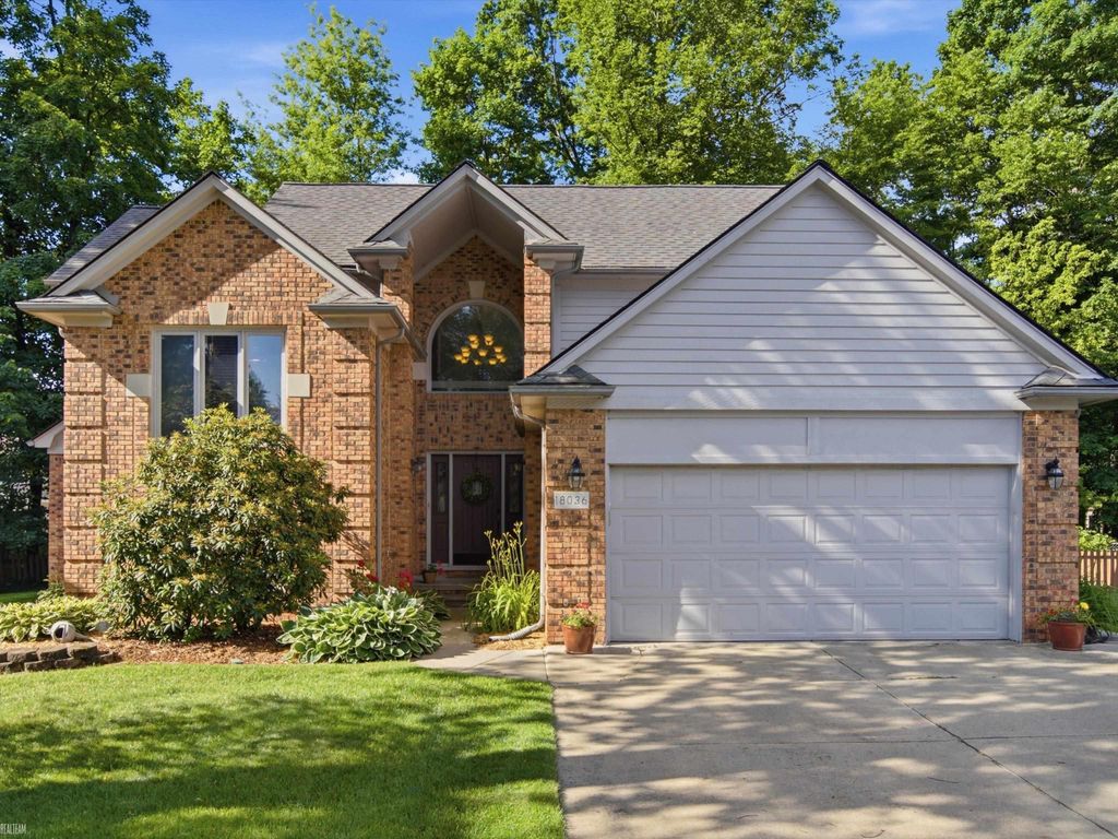 18036 N Lauren Drive, Clinton Twp, MI 48038