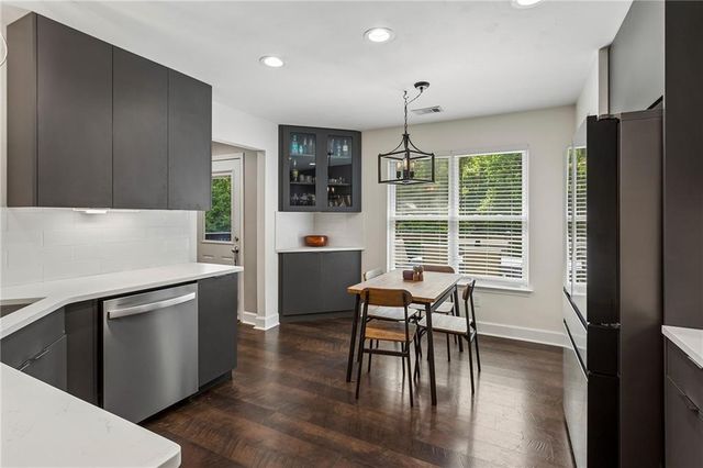 102 Legend Creek Drive, Canton, GA 30114