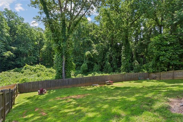 102 Legend Creek Drive, Canton, GA 30114