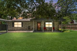 200 Commanche Dr Drive, Onalaska, TX 77360