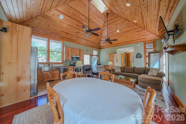 426 Cook Town Road, Bakersville, NC 28705