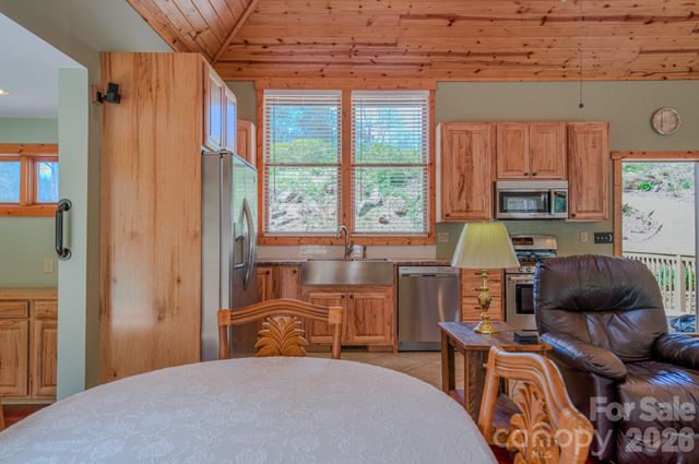 426 Cook Town Road, Bakersville, NC 28705