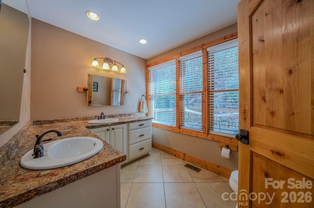 426 Cook Town Road, Bakersville, NC 28705