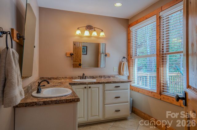 426 Cook Town Road, Bakersville, NC 28705