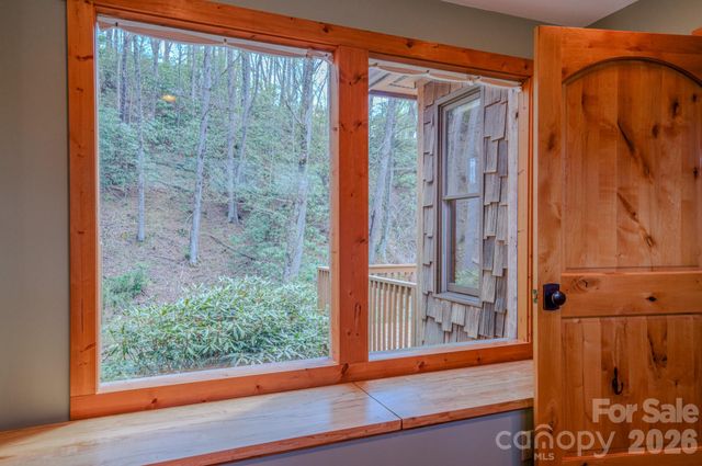 426 Cook Town Road, Bakersville, NC 28705