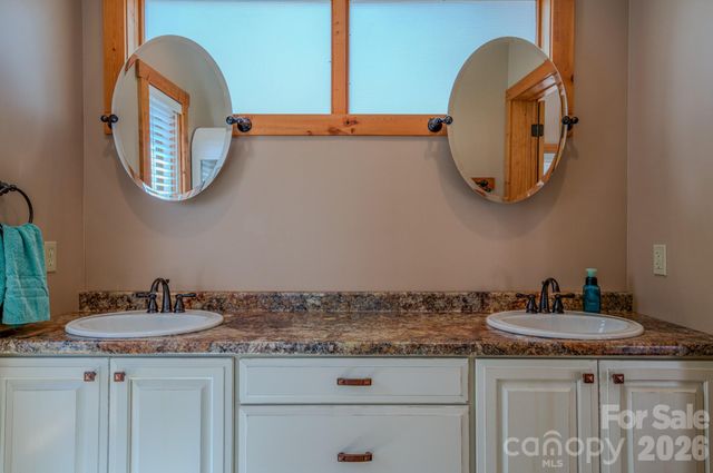 426 Cook Town Road, Bakersville, NC 28705