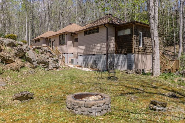 426 Cook Town Road, Bakersville, NC 28705