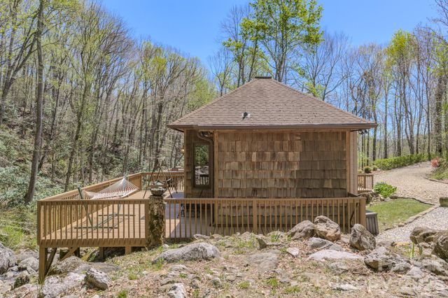 426 Cook Town Road, Bakersville, NC 28705