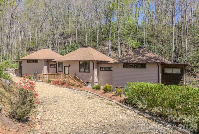 426 Cook Town Road, Bakersville, NC 28705