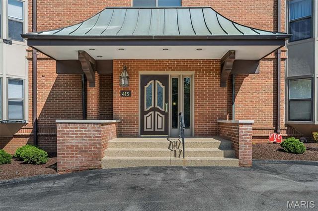 415 W Jefferson Avenue 301, Kirkwood, MO 63122