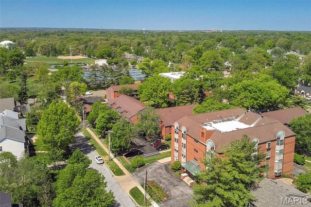 415 W Jefferson Avenue 301, Kirkwood, MO 63122