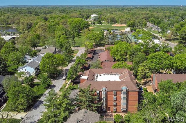 415 W Jefferson Avenue 301, Kirkwood, MO 63122