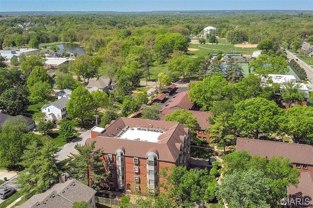 415 W Jefferson Avenue 301, Kirkwood, MO 63122