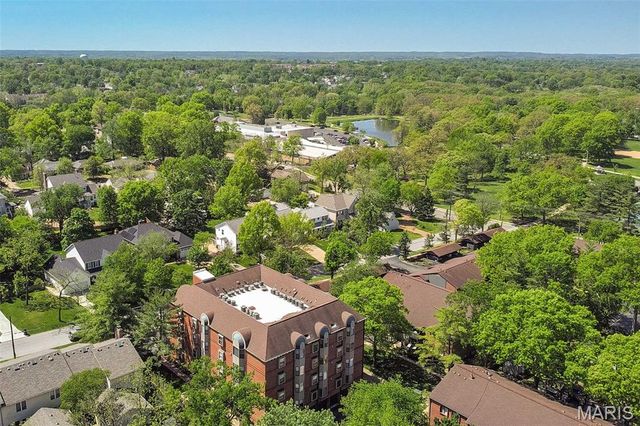 415 W Jefferson Avenue 301, Kirkwood, MO 63122