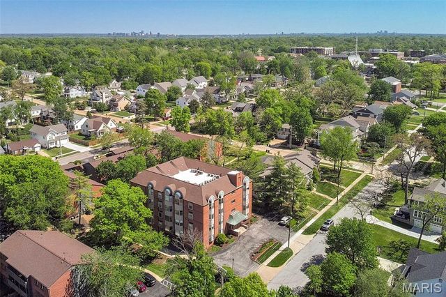 415 W Jefferson Avenue 301, Kirkwood, MO 63122