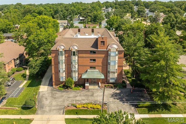 415 W Jefferson Avenue 301, Kirkwood, MO 63122