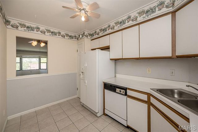 415 W Jefferson Avenue 301, Kirkwood, MO 63122