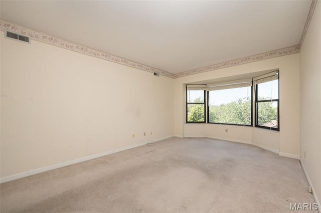 415 W Jefferson Avenue 301, Kirkwood, MO 63122