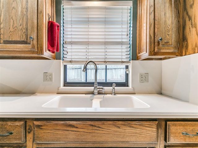 1300 Brixton Road, Edmond, OK 73034