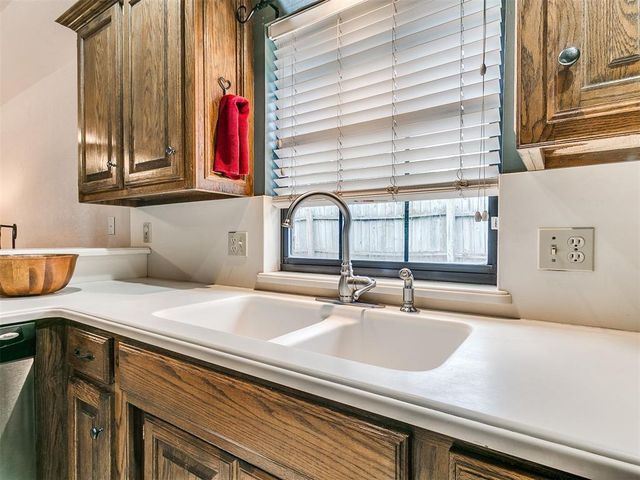 1300 Brixton Road, Edmond, OK 73034