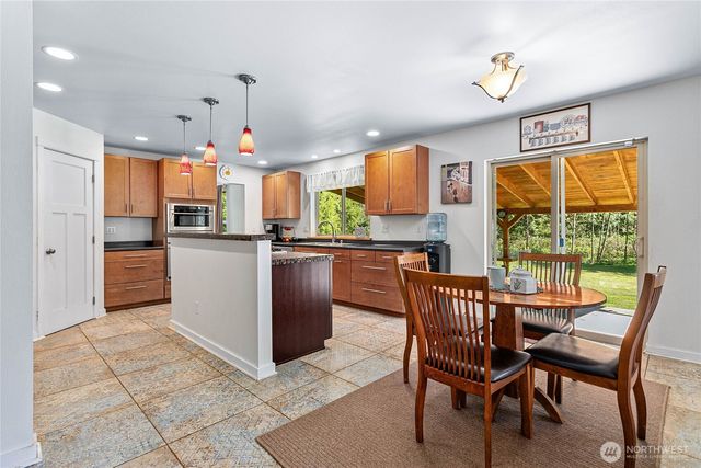 2389 W 95th Terrace, Blaine, WA 98230