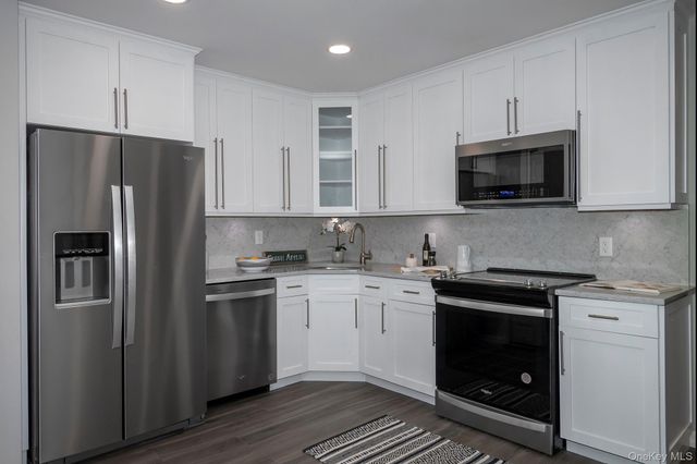 344 Cassa Loop 344, Holtsville, NY 11742