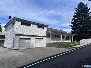60 Mountain Avenue Front, Paterson, NJ 07501
