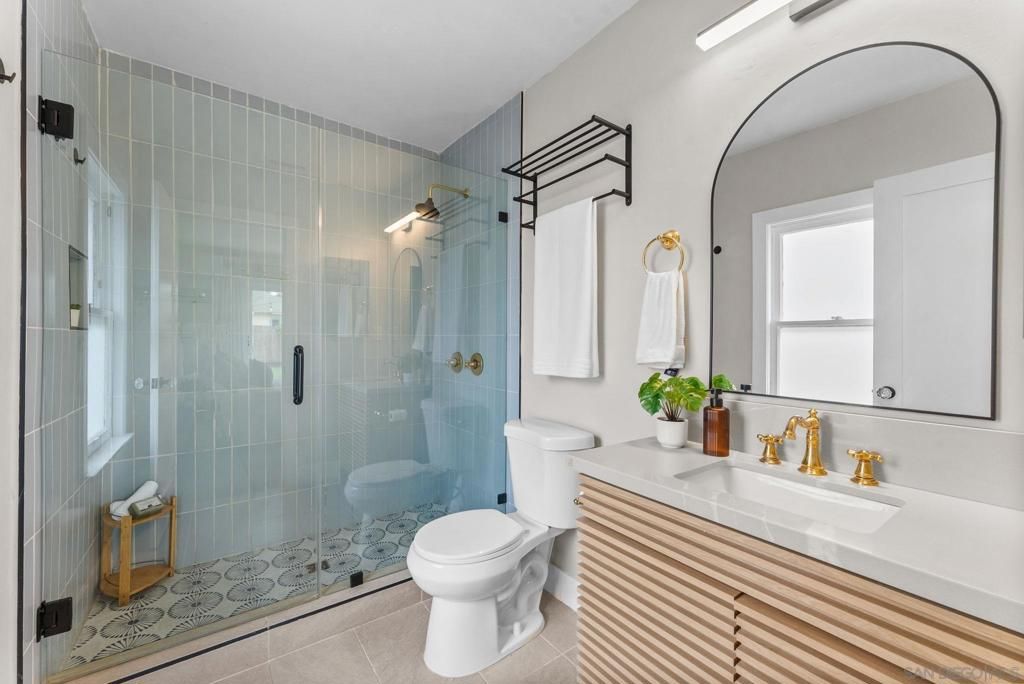 Image 16 of property listing at 1634 Fern Street, San Diego, CA 92102