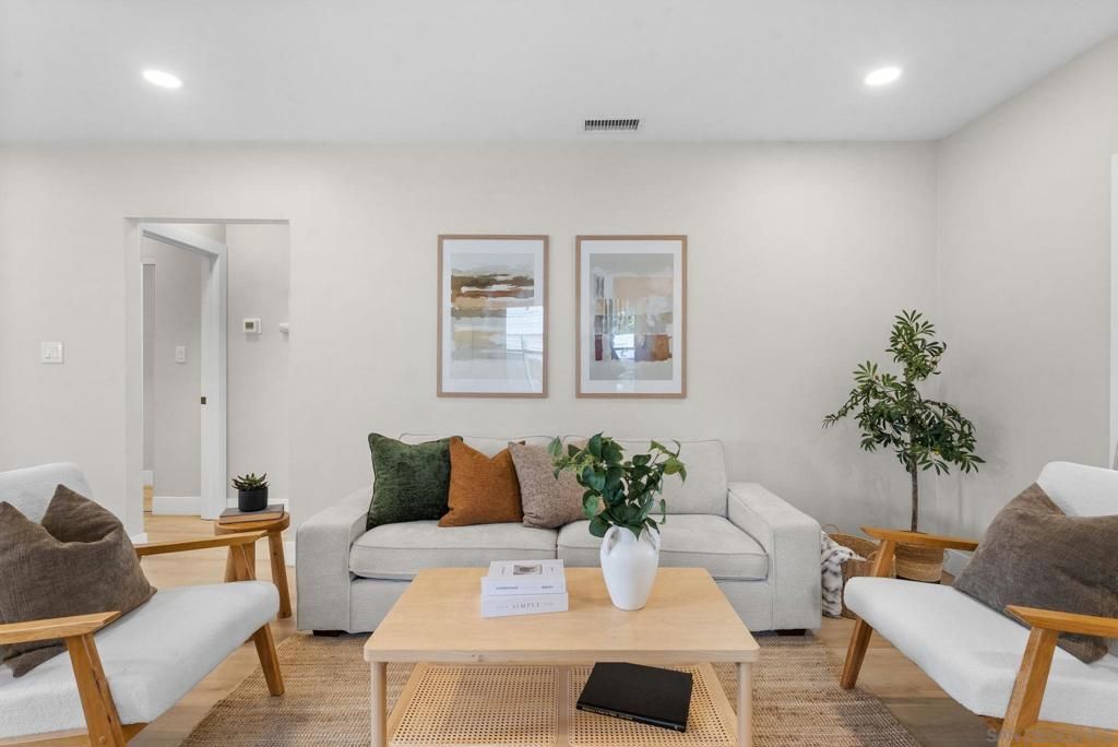 Image 3 of property listing at 1634 Fern Street, San Diego, CA 92102