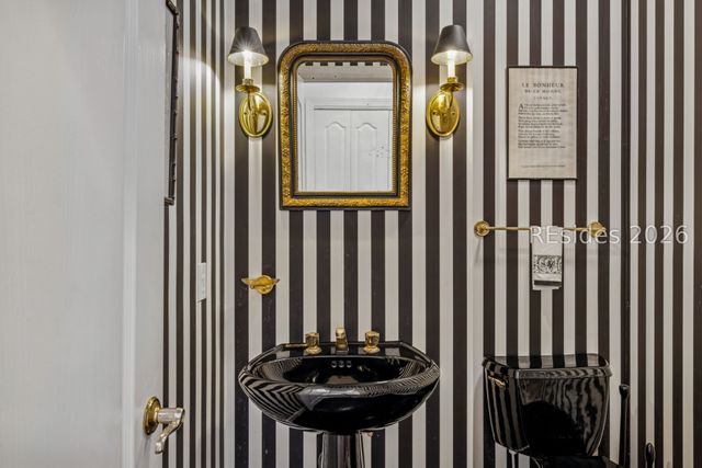 300 Seabrook Dr, Hilton Head Island, SC 29926