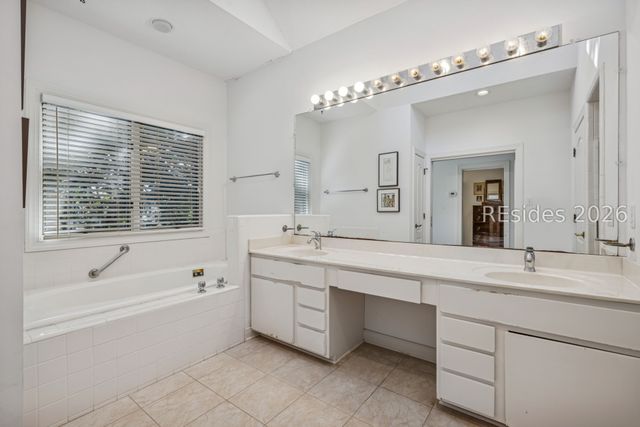 300 Seabrook Dr, Hilton Head Island, SC 29926