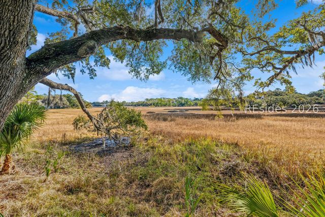 300 Seabrook Dr, Hilton Head Island, SC 29926