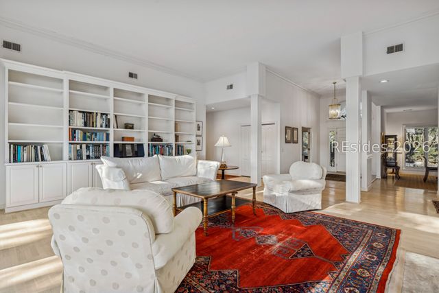 300 Seabrook Dr, Hilton Head Island, SC 29926