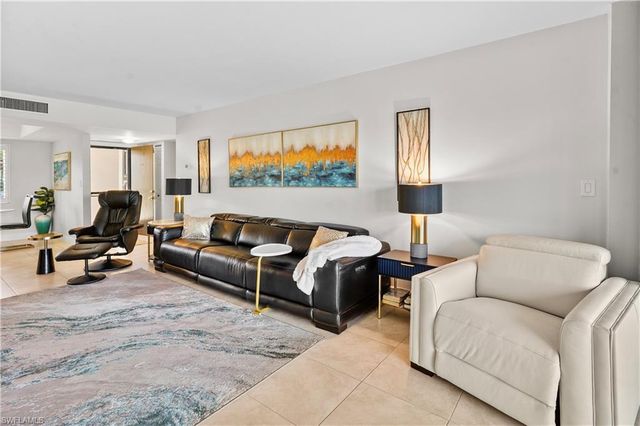 413 Augusta BLVD 105, Naples, FL 34113