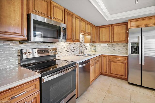 413 Augusta BLVD 105, Naples, FL 34113