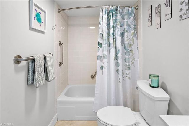 413 Augusta BLVD 105, Naples, FL 34113