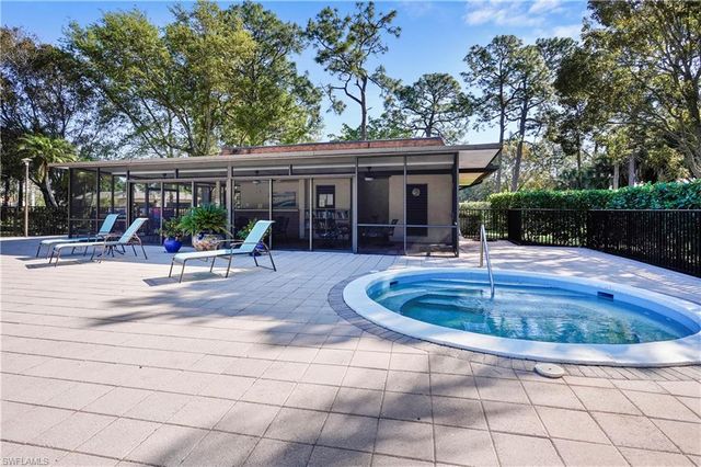 413 Augusta BLVD 105, Naples, FL 34113