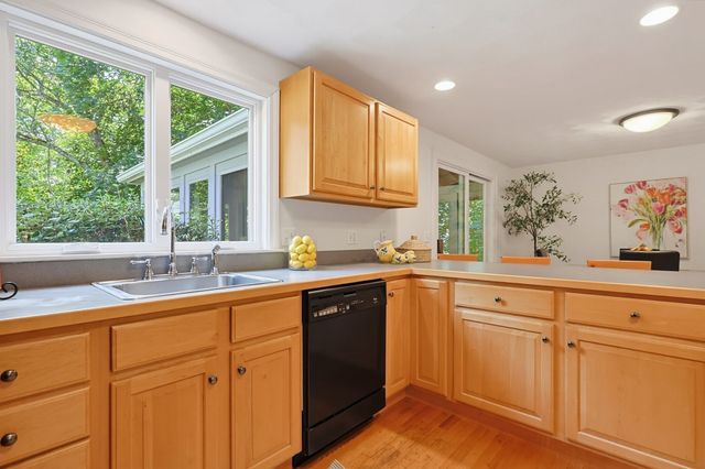 405 Main St, Acton, MA 01720