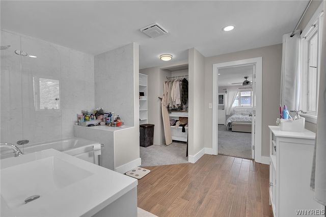 9230 Valley Stream Road, Clarence, NY 14031