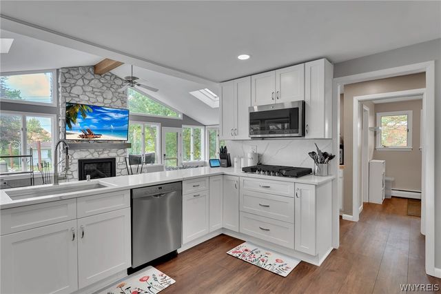 9230 Valley Stream Road, Clarence, NY 14031