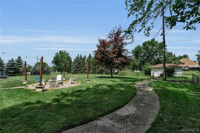 9230 Valley Stream Road, Clarence, NY 14031