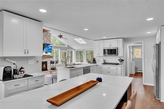 9230 Valley Stream Road, Clarence, NY 14031