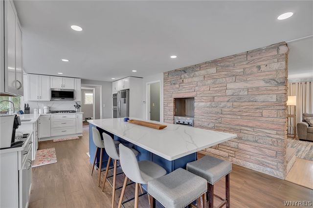 9230 Valley Stream Road, Clarence, NY 14031