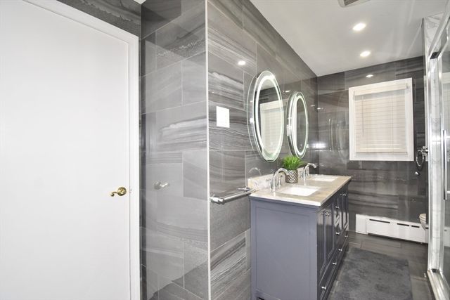 541 Grattan St, Chicopee, MA 01020