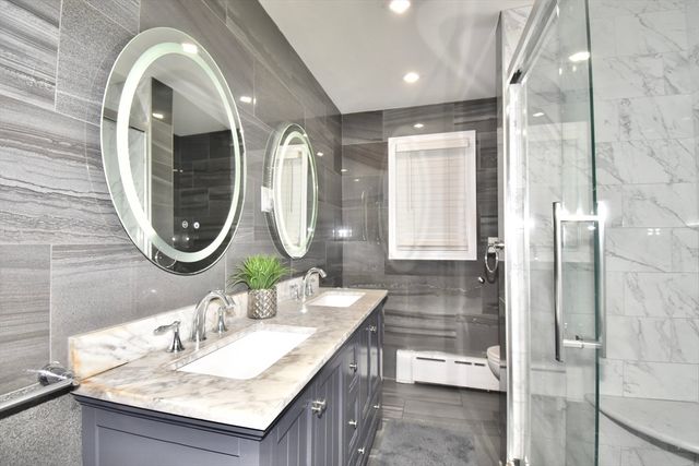 541 Grattan St, Chicopee, MA 01020